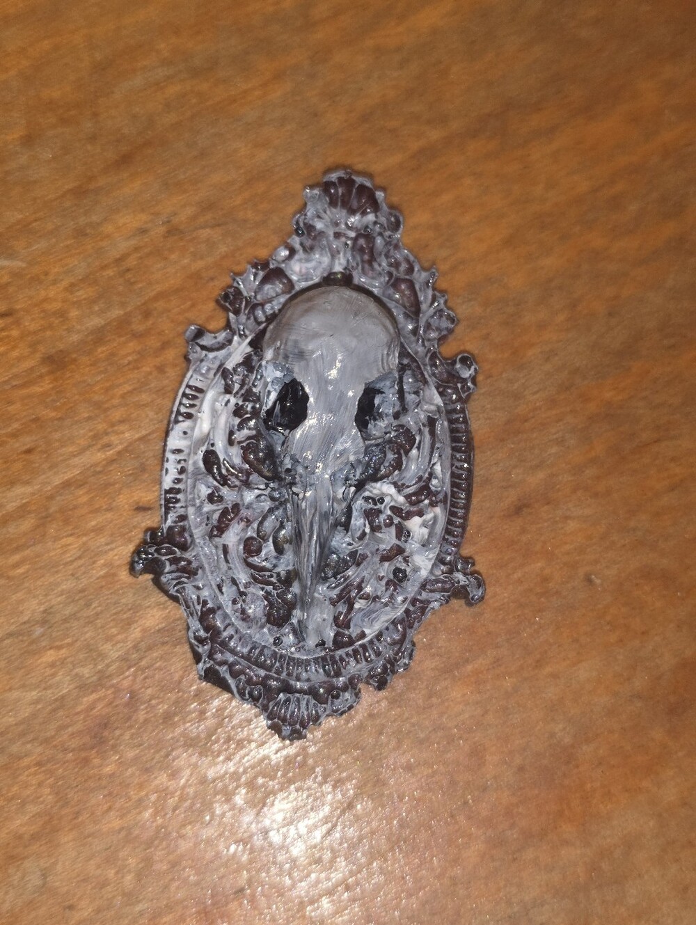 Distressed Raven Skull Resin Brooch